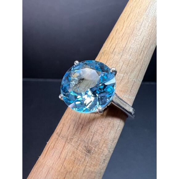 Vintage blue topaz solitaire sterling silver ring size 7 - Picture 9 of 16